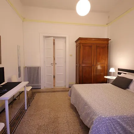 And - - Πανσιόν Μπάρι